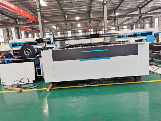 आयरन डबल टेबल लेजर कटिंग मशीन 3000W रेकस आईपीजी