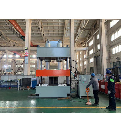 500 टन हाइड्रोलिक प्रेस मशीनें 4 कॉलम ऑटोमोबाइल पार्ट्स उत्पादन लाइन 1250 मिमी